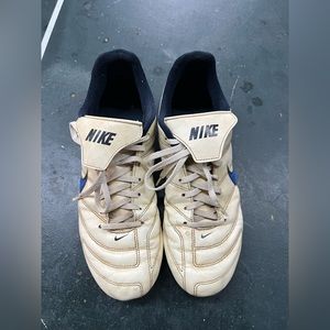 Nike outdoor soccer cleats size 9.5